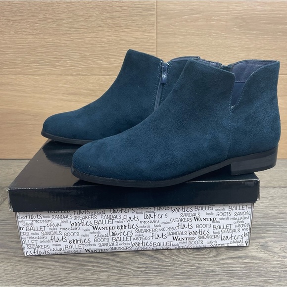 Wanted Dipper Ankle Bootie with V-Cut Detail Size 8M - NIB! - Picture 4 of 17